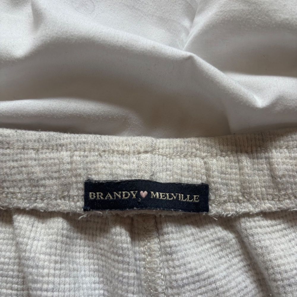 Light gray Brandy Melville waffle shorts - Picture 3 of 4